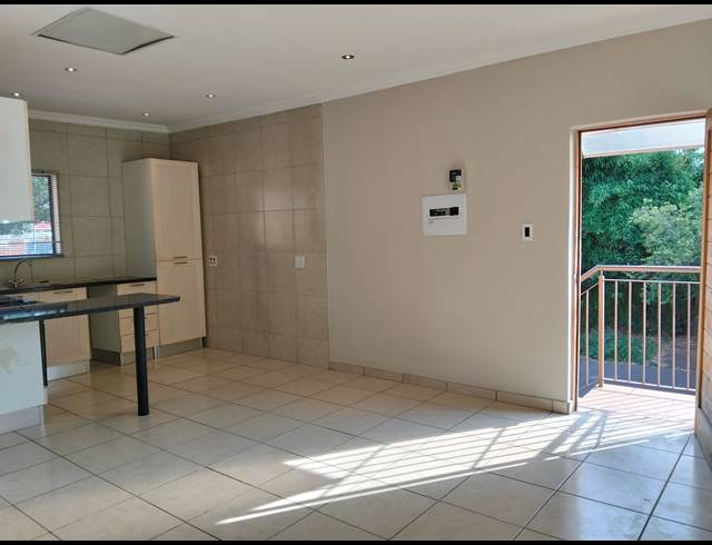 2 BEDROOM APARTMENT RENTED IN ALBERTSKROON